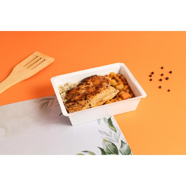 Tilápia grelhada, arroz integral com brócolis e feijão com legumes