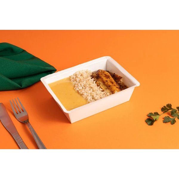 Tilápia grelhada, arroz integral e purê de mandioca