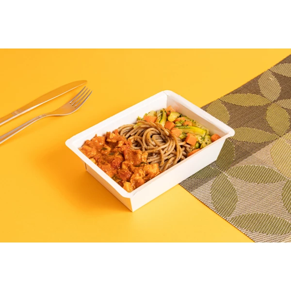 Frango marguerita, espaguete integral e legumes