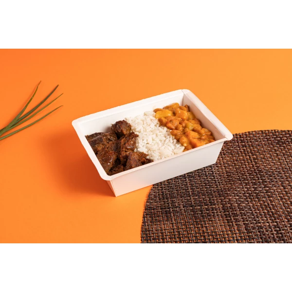 Patinho bovino, arroz branco e feijão com legumes