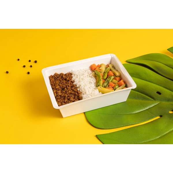 Patinho bovino, arroz branco e legumes