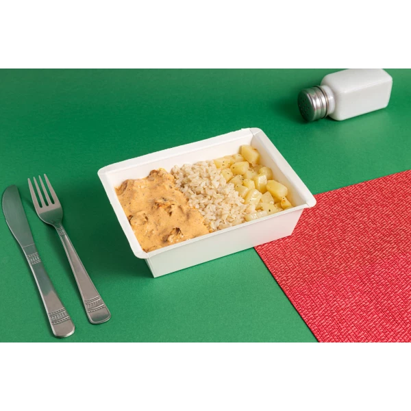 Strogonoff de carne bovina, arroz integral e batata souté